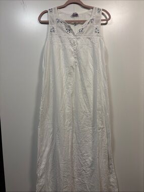 Vintage April Cornell Cotton White Nightgown with Lavender Embroidered flowers L